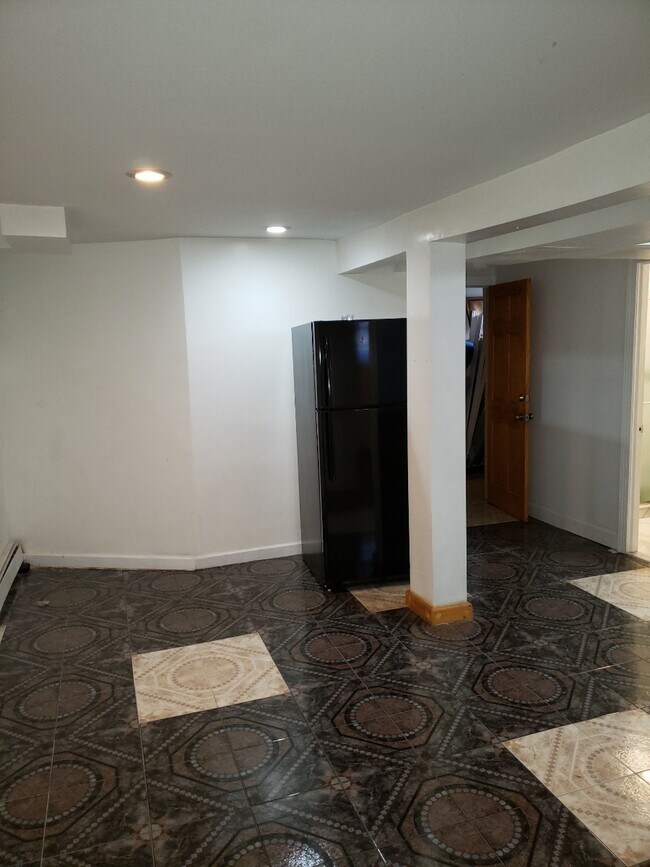 Building Photo - 351 E 48th St