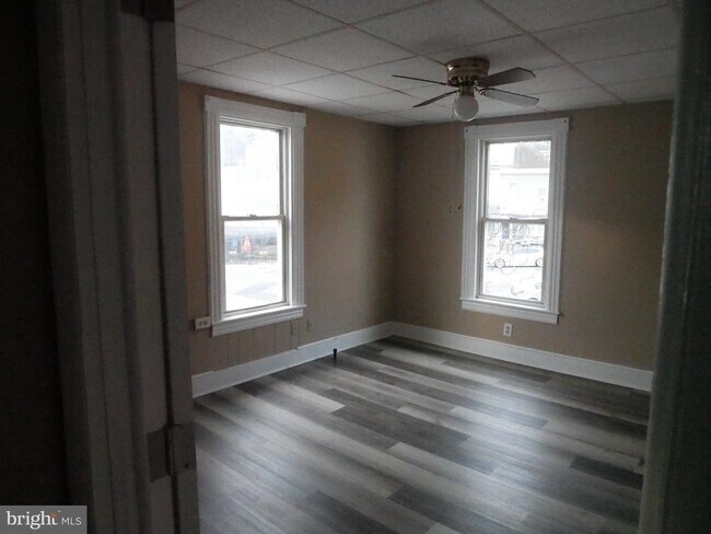 Foto del edificio - 707 Wood Ave