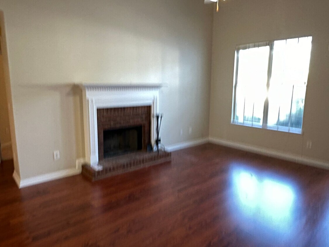Building Photo - 70 Pine Park Cir