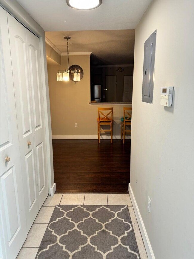 Foto del edificio - 803 Villa Cir