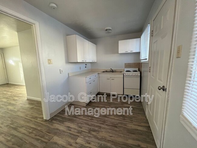 Building Photo - 675 Tiger Ave