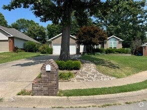 Building Photo - 2735 Jean St