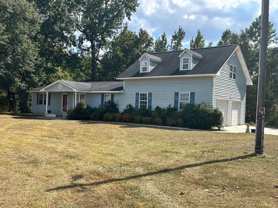 Primary Photo - 310 Macks Dr