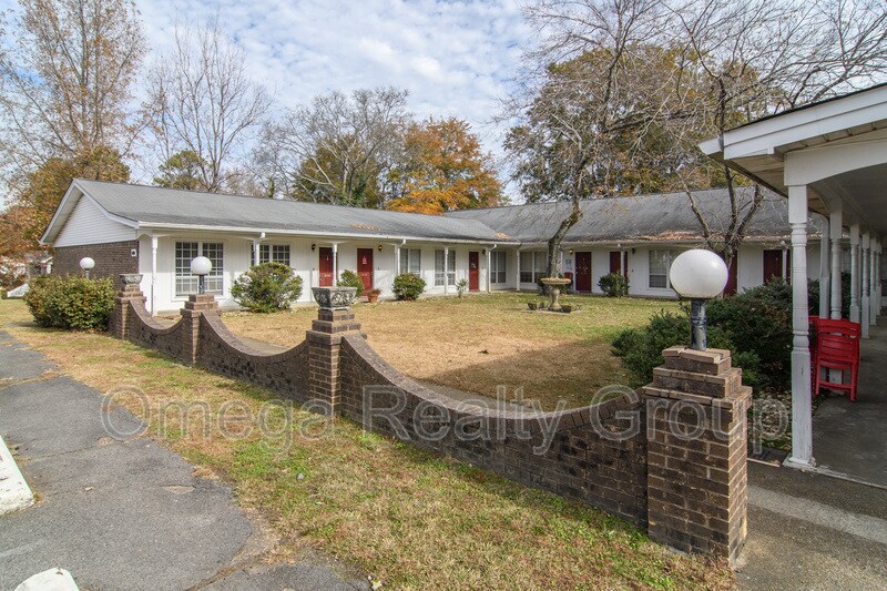 1807 Gamble Ave Unit Apt 1, Jasper, AL 35501 Condo for Rent in Jasper