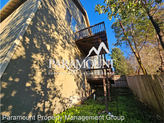 Foto del edificio - 4 br, 3.5 bath House - 941 NW Sawmill Ct