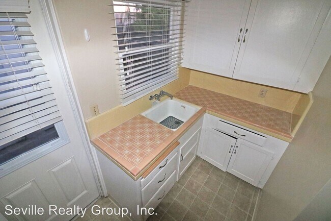 Foto del edificio - 4638-4648 North Ave
