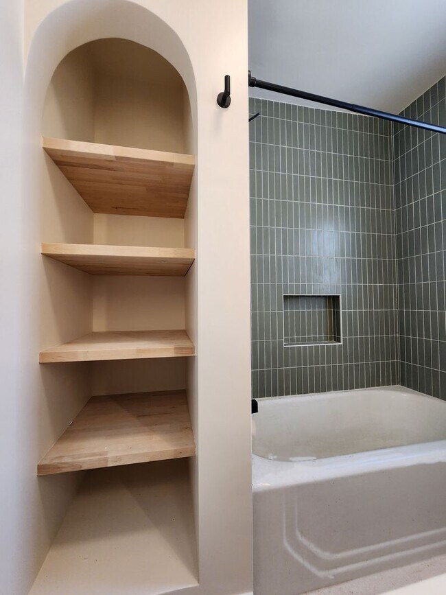 Foto del edificio - 337 N Gardner St