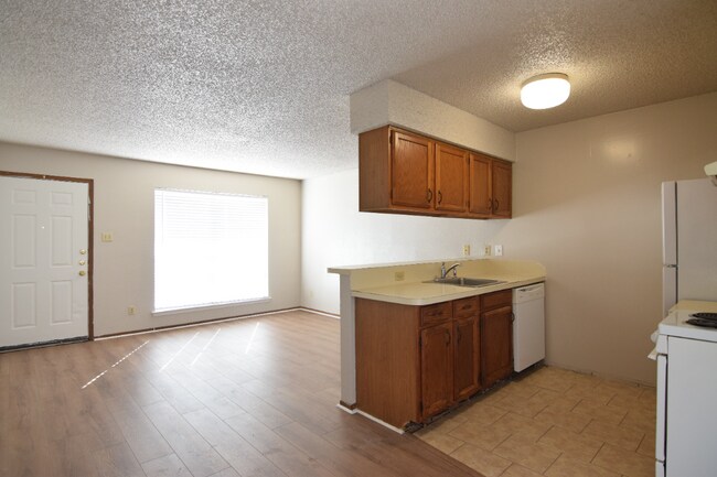 Foto del edificio - 1633 Ellen Pl