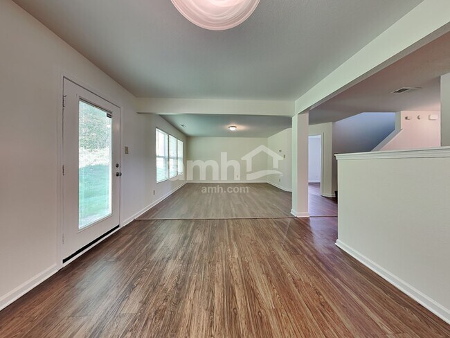 Foto del edificio - 2927 Meadow Knoll Dr