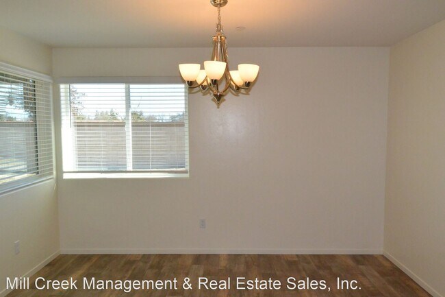 Building Photo - 3 br, 2 bath House - 2247 E. Delta Ct.