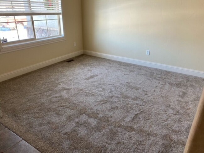 Building Photo - Payson Home