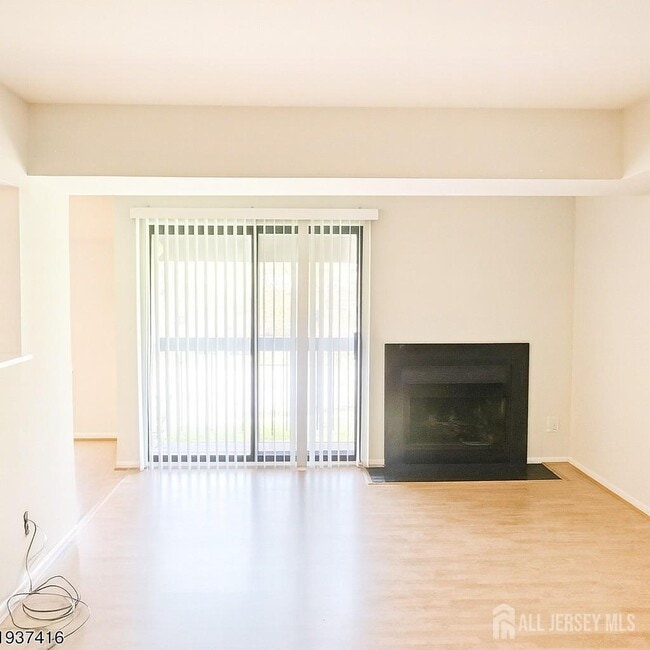 Foto del edificio - 3705 Royce Ct