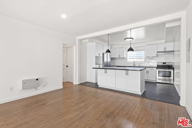 Foto del edificio - 25226 Loytan St