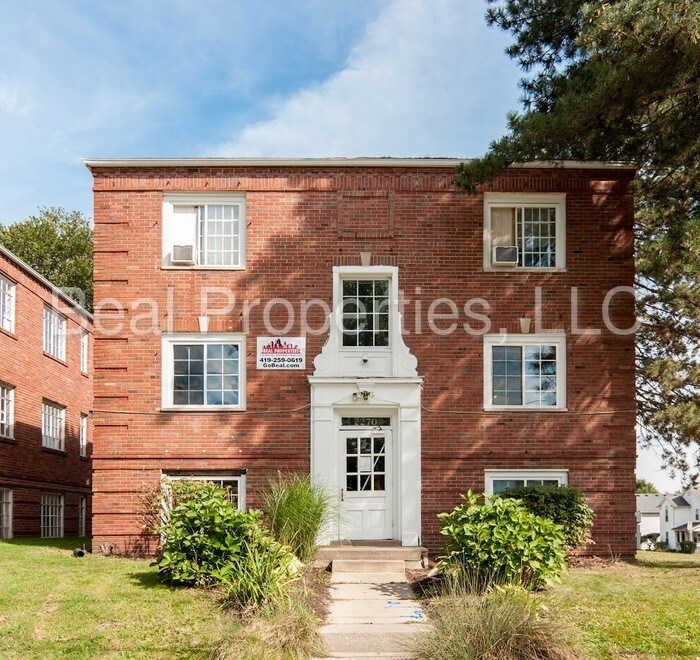 Primary Photo - Ottawa Park 1 Bedroom Apartment!!!!