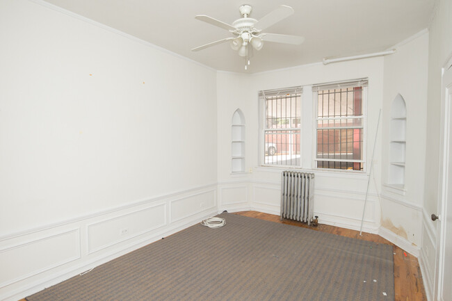 Building Photo - 4545 N Beacon St