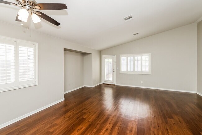 Building Photo - 1831 Featherbrook Ave