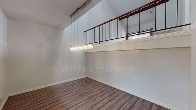 Building Photo - Beautiful 2 Bedroom Home in Costa Mesa