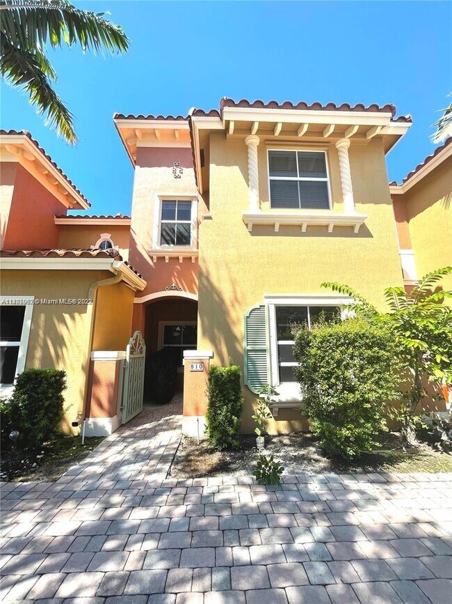 Foto del edificio - 810 SW 143rd Terrace