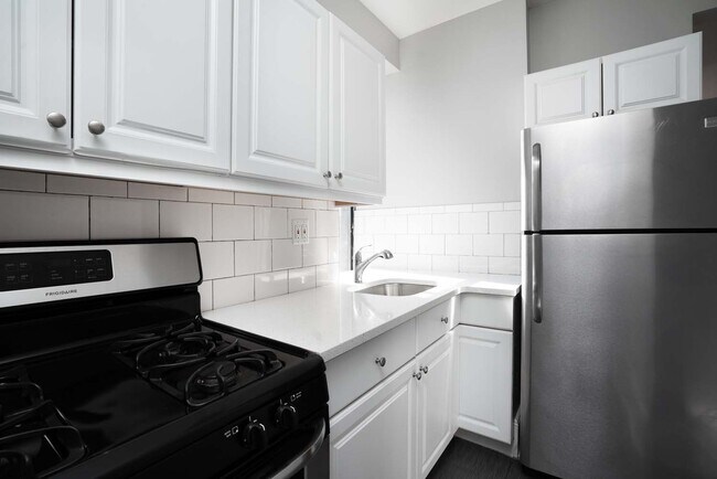 Building Photo - 1761 Amsterdam Ave