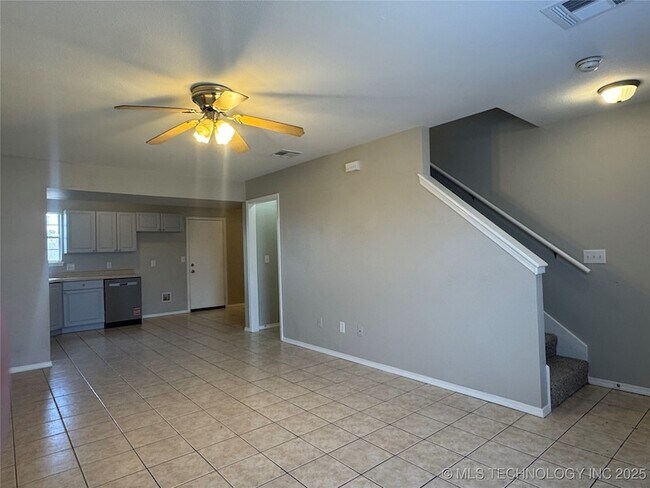 Foto del edificio - 14246 S Hickory St