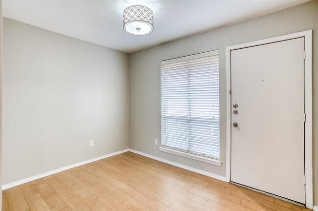 Building Photo - 10536 Stone Canyon Rd