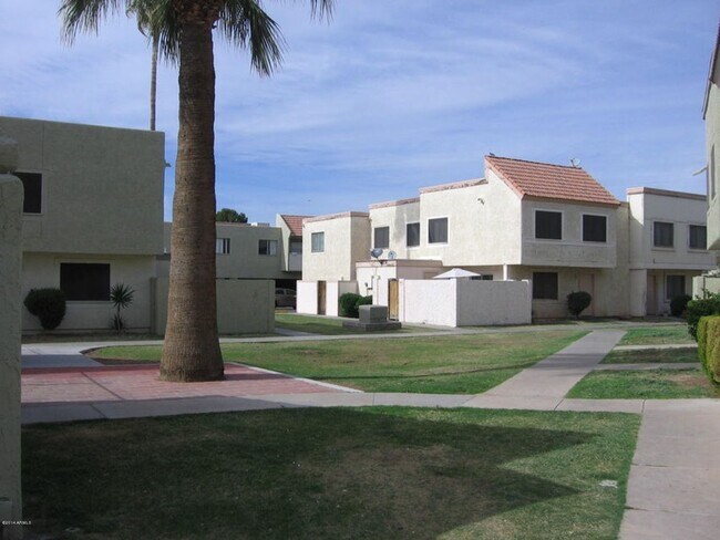 Foto del edificio - Town House in Hall Craft Villas