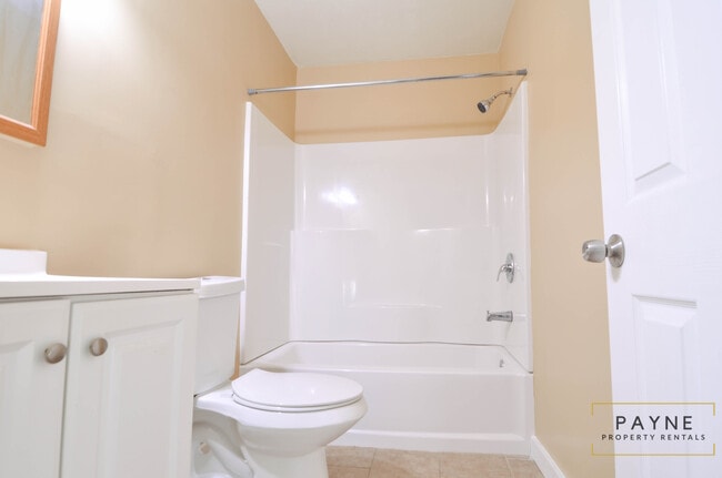 Building Photo - 4223 Rosemont Dr