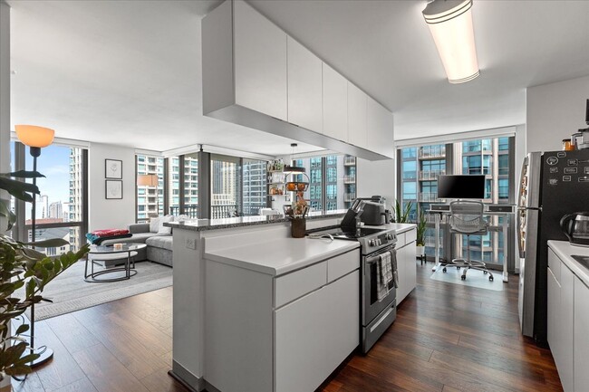 Photo - 2 E Erie St Apartment