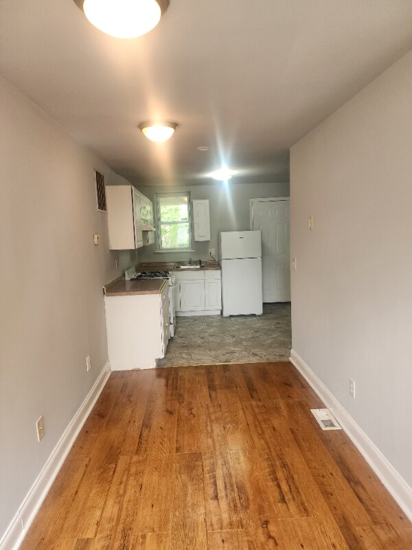 Foto principal - 245 N Bruce St