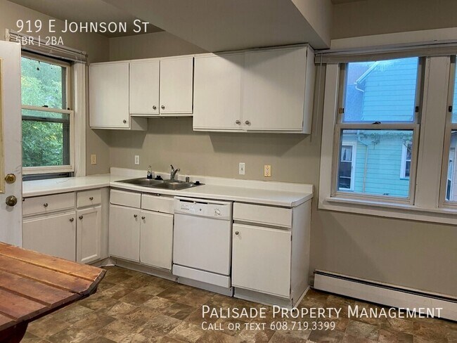Foto del edificio - 919 E Johnson St