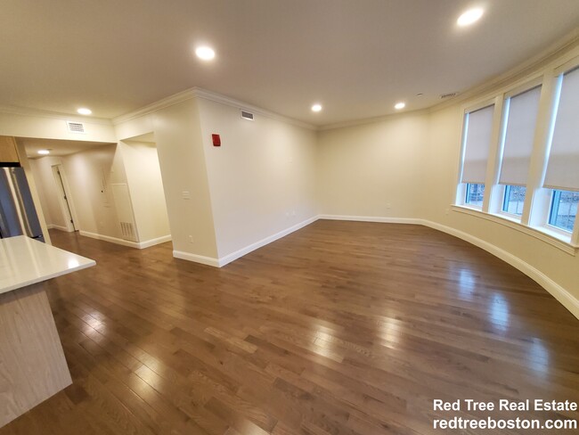 Building Photo - 39 Herrick Rd