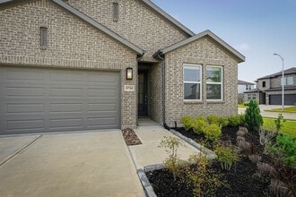 Building Photo - 9710 Rialto Hts Dr