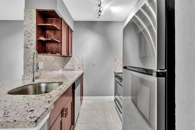 Foto del edificio - 2880 N Oakland Forest Dr