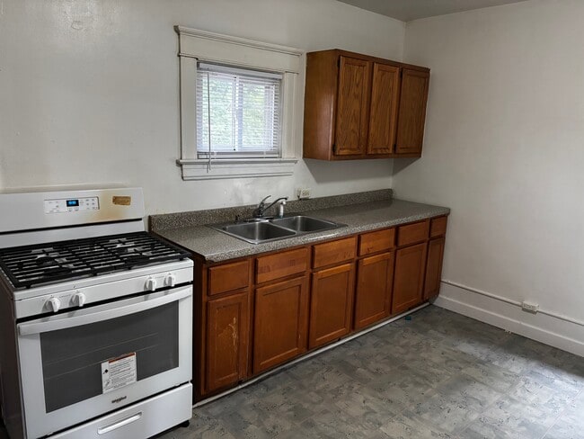 Building Photo - 58 Jerricho