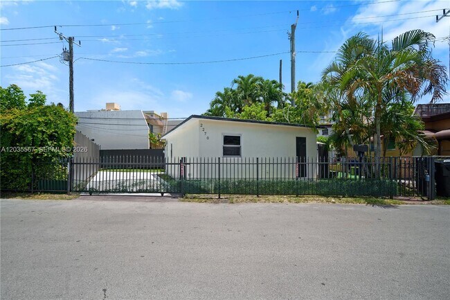 Foto del edificio - 2270 NE 135th Terrace