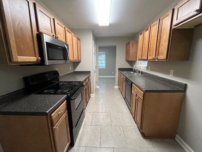 Foto del edificio - Renovated 4 Bedroom 2 Bath Home for Rent!!