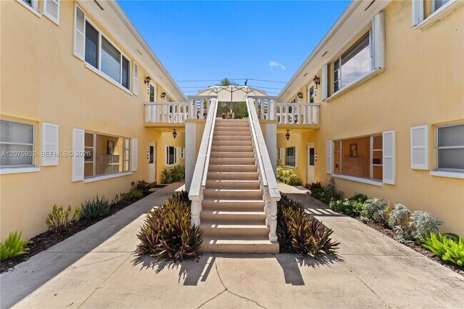 Foto del edificio - 5840 NE 22nd Way