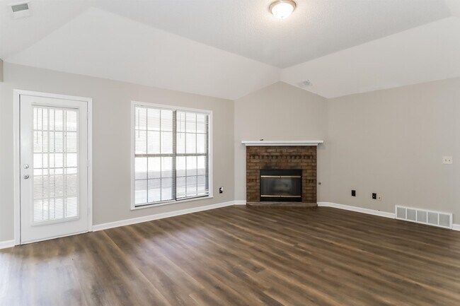 Foto del edificio - 7589 Shelby Woods Cove