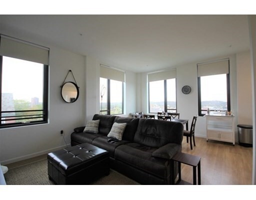 Foto principal - 70 Parker Hill Ave