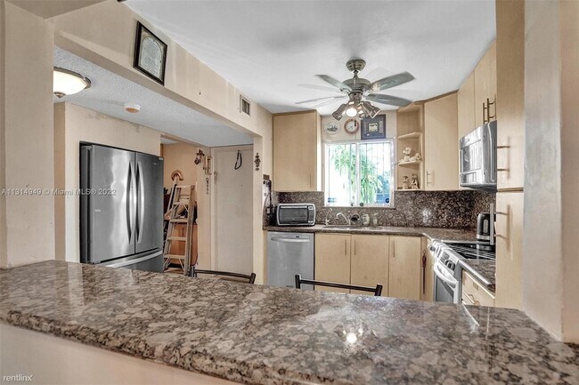 Building Photo - 3 br, 2.5 bath House - 2701 N 34th Ave # 1D