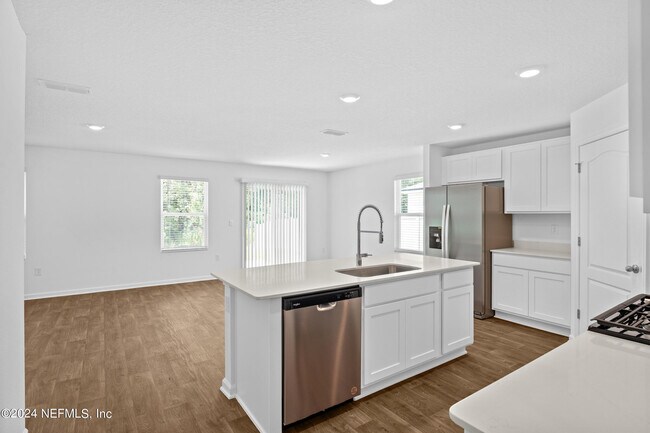 Building Photo - 353 Ardila Cir