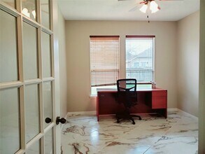 Building Photo - 18819 Knobby Oaks Pl