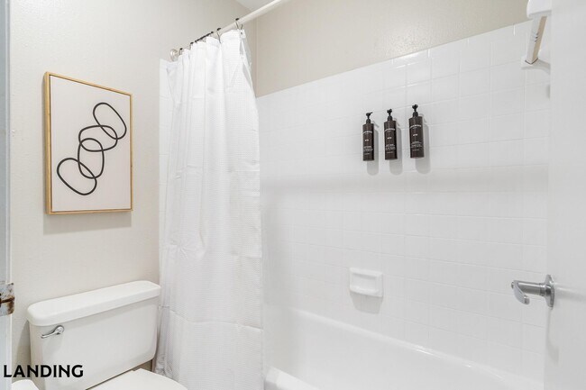 Foto del edificio - 1000 Palm Pl Dr NE