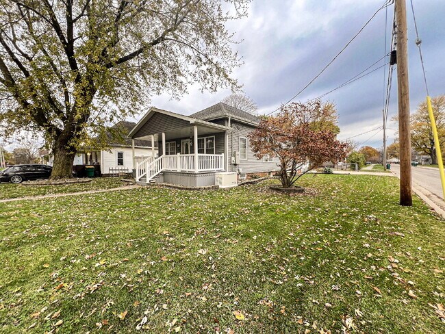 Foto del edificio - 402 S Illinois St