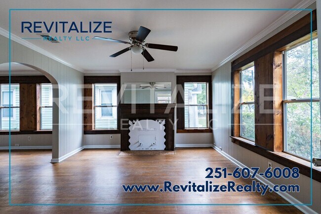 Building Photo - Renovated 3 Bedroom/2 Bathroom Home in Mob...