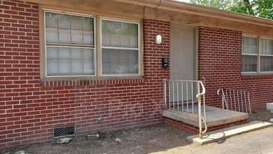 Building Photo - 707 E Quincy St