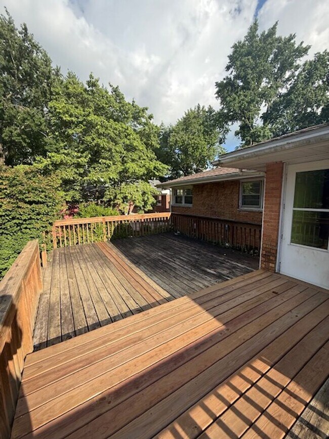Foto del edificio - 2125 Brentwood Dr