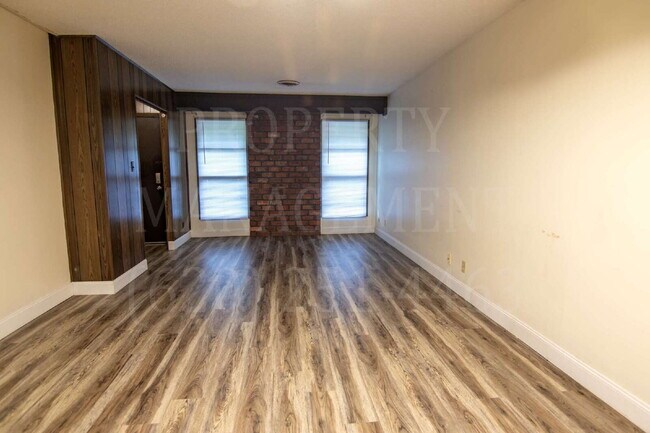 Foto del edificio - 2 Bedroom 1 Bath Coffeyville Apartment.
