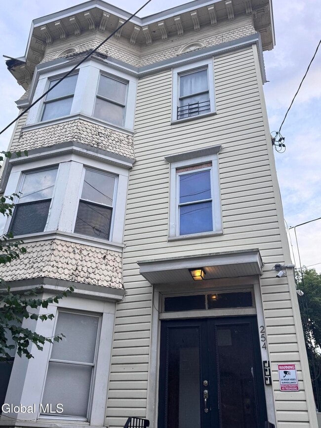 Building Photo - 254 Sheridan Ave
