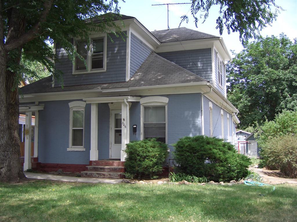 house - 304 Peterson St